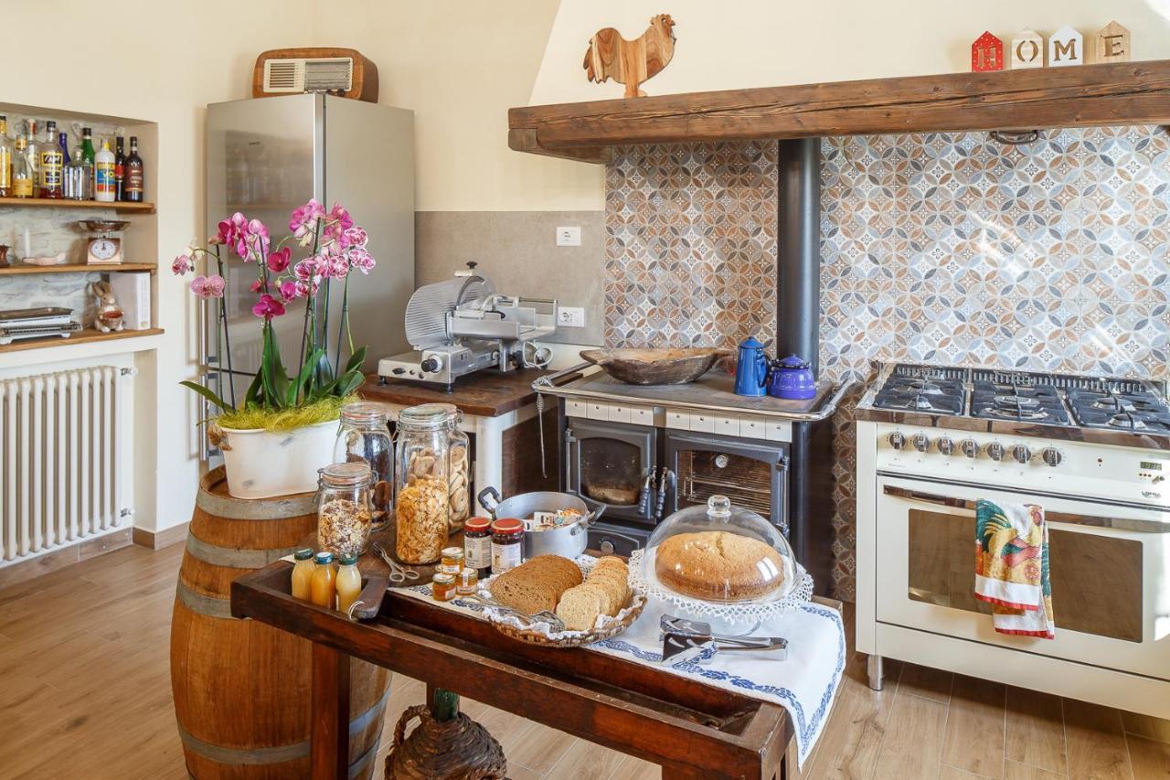 산타르칸젤로 디 로마냐 Il Pettirosso B&B 외부 사진