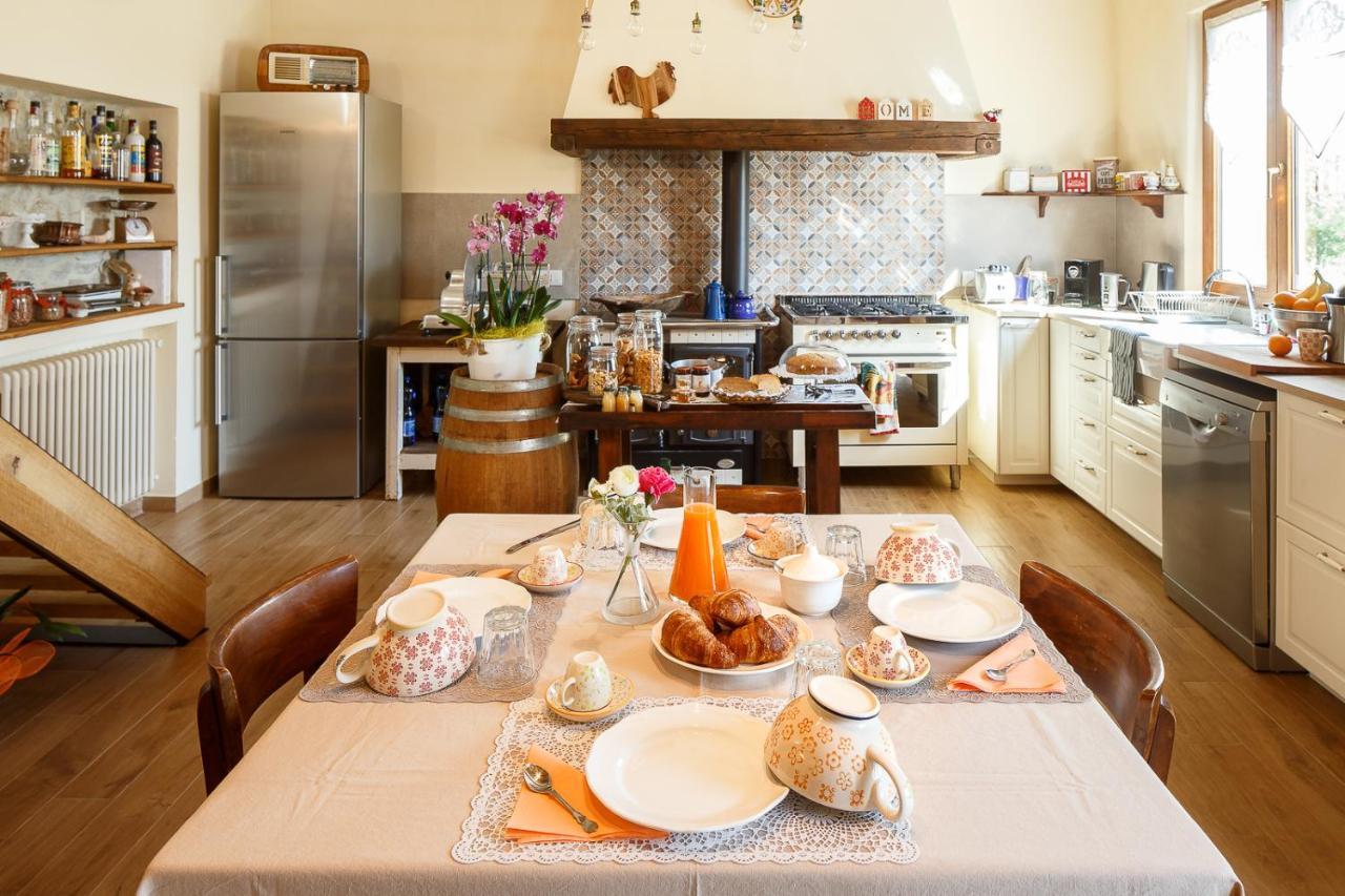 산타르칸젤로 디 로마냐 Il Pettirosso B&B 외부 사진